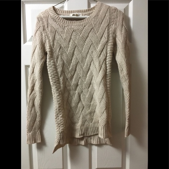 Cream colored sweater top - Picture 1 of 3
